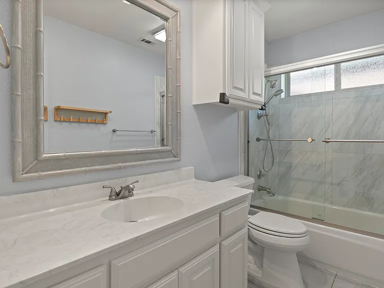 1003 Hunters Creek Dr — Photo 3