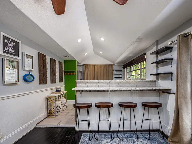 1113 NW 5th Ave — Photo 11