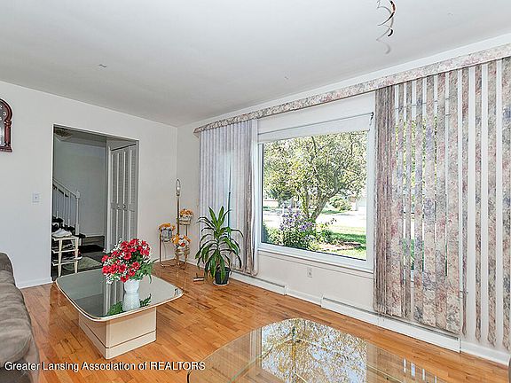 4th image of 805 Princeton Dr