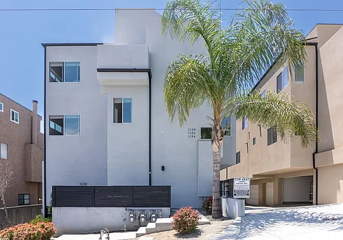 Gorgeous Townhome w/ Rooftop Deck and Ocean Views Near USD Photo 1