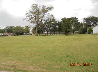 1003 E Woodsway St, Wellington, KS 67152