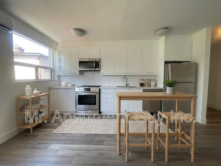 257 Torrens Ave #202 — Photo 2