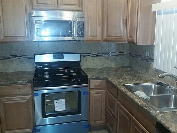 2nd image of 32833 Greenwood Ave