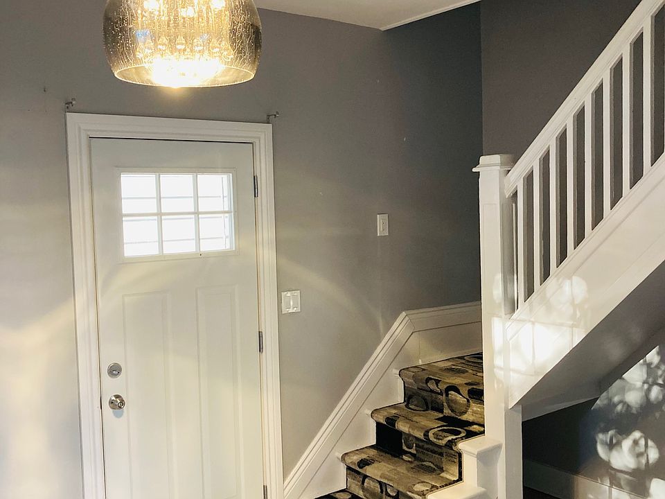 1st image of 755 Lincoln Rd #4