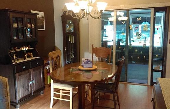 4th image of 585 Sandy Pines Dr