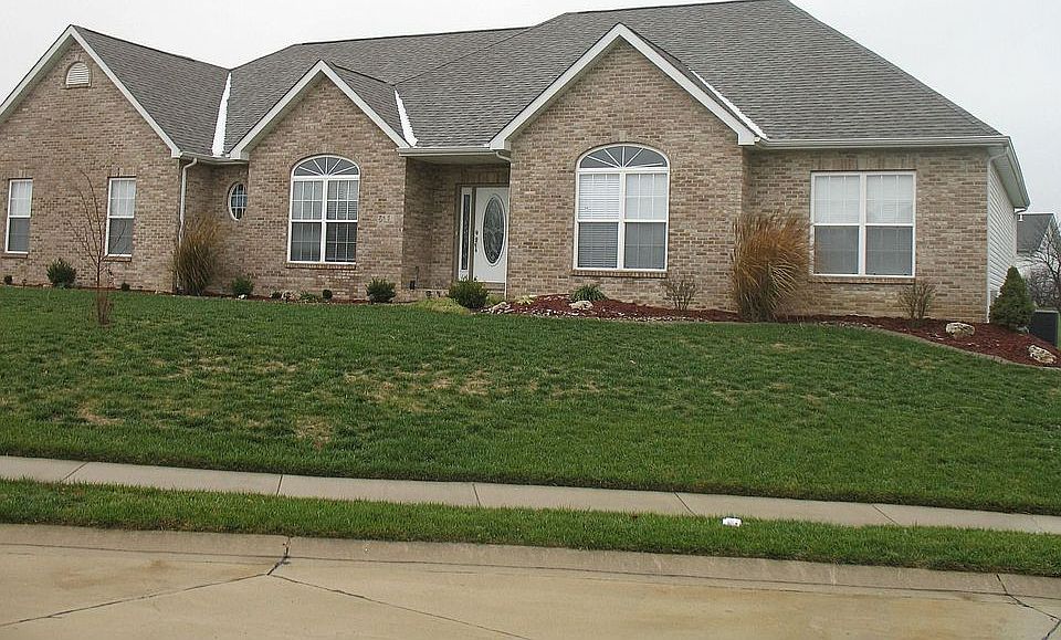 1st image of 11 W Huntington Dr