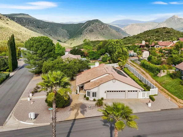 15655 Thornbush Rd, Ramona, CA 92065