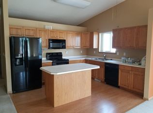 1816 50th St S, Fargo, ND 58103