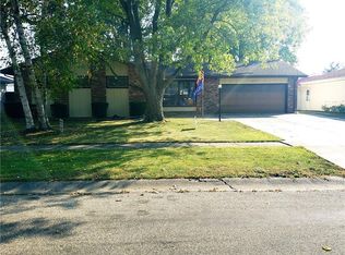 2405 Essex Ave, Mattoon, IL 61938