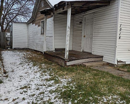 3rd image of 1314 E Jackson St