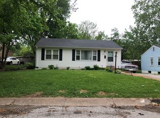 9144 Loganberry Ln, Saint Louis, MO 63121