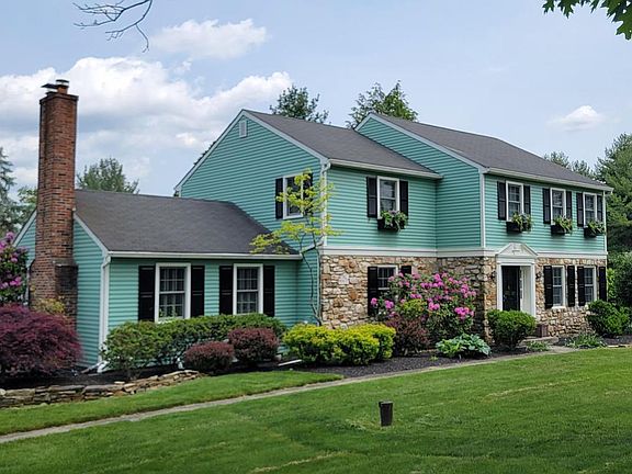 2nd image of 3889 Robin Rd