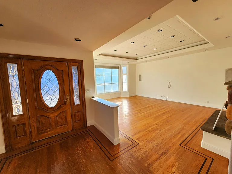 Foyer & family room