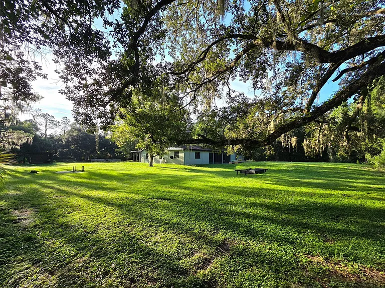 2200 Retreat Rd — Photo 6