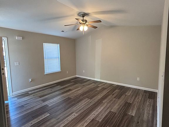 2nd image of 439 Sierra Rd