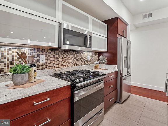 5th image of 2112 3rd St NE #A