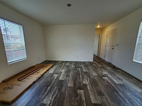 4th image of 2038 Palm St #83