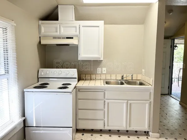 355 W 22nd St, Merced, CA 95340