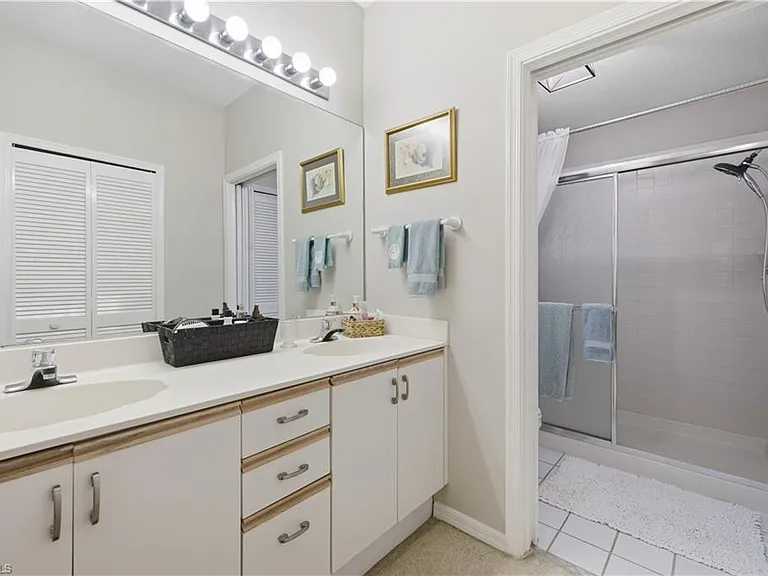 7054 Barrington Cir #102 — Photo 18