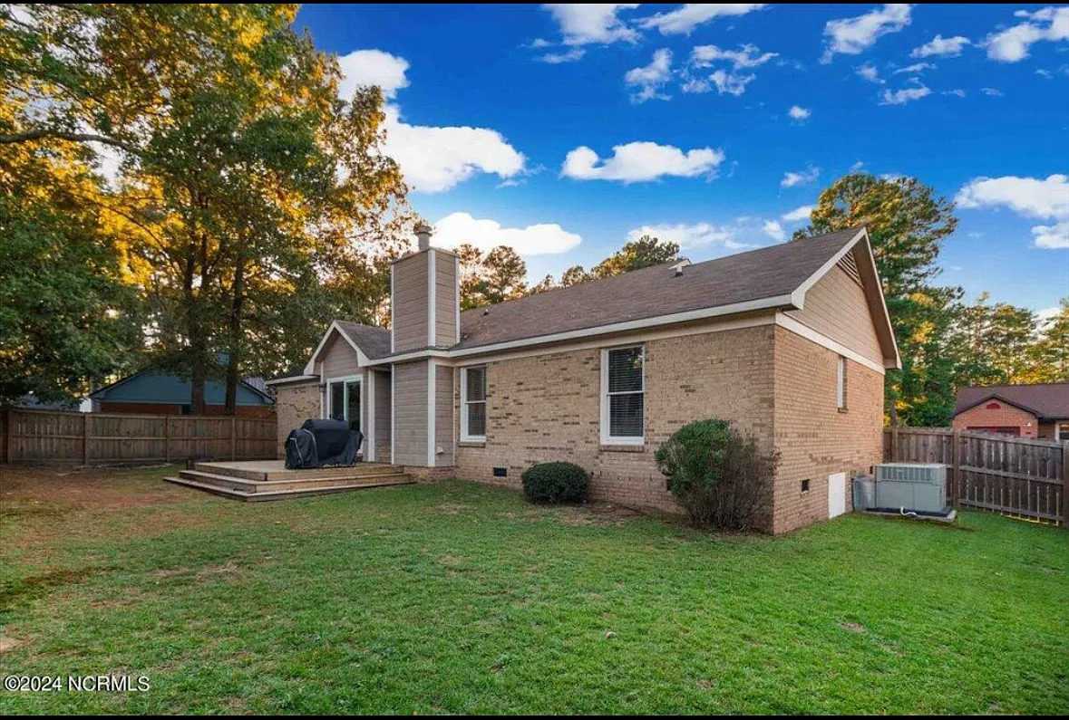 3 bed, 1182 sqft, $1,825 — Photo 2
