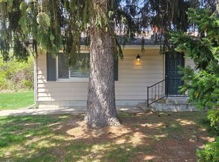 8456 Silver Lake Rd, Linden, MI 48451