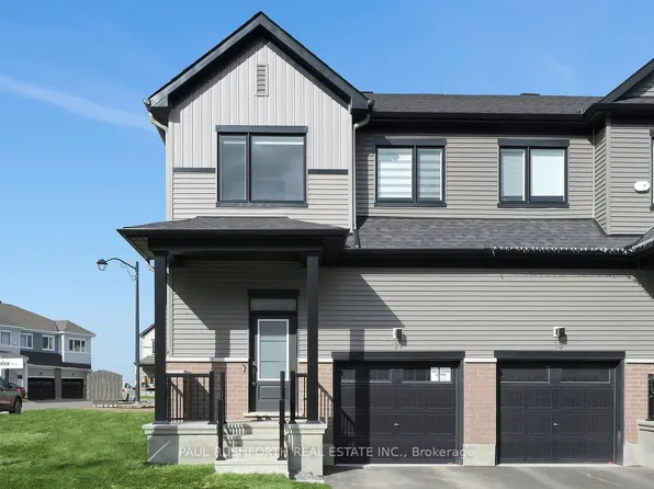 11 Pumice Pl, Ottawa, ON K2J 7H4