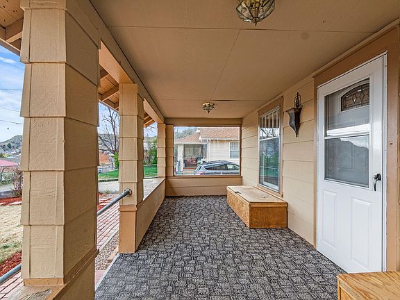 2nd image of 301 W Johnson Ave