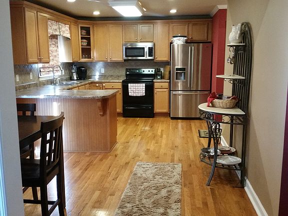 4th image of 421 Woodruff Ct