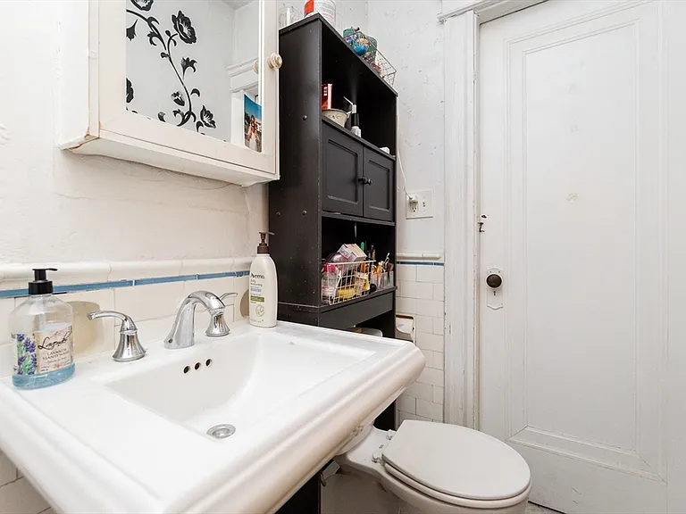 118 Riverway #22 — Photo 15