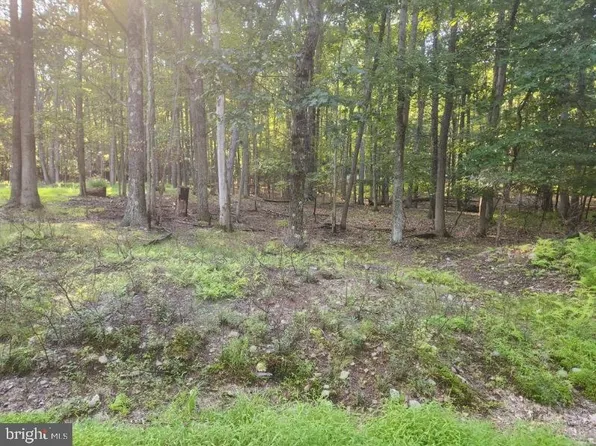 4 Vacation Dr, White Haven, PA 18661
