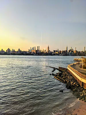 Rented by PocketBroker Inc | media 24