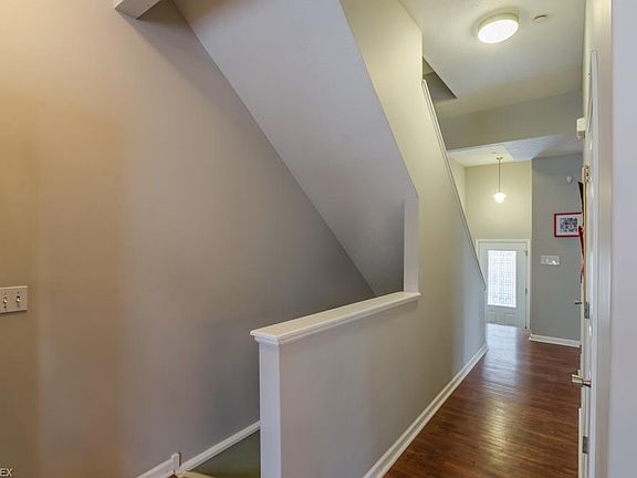 2nd image of 1336 W 54th St #2
