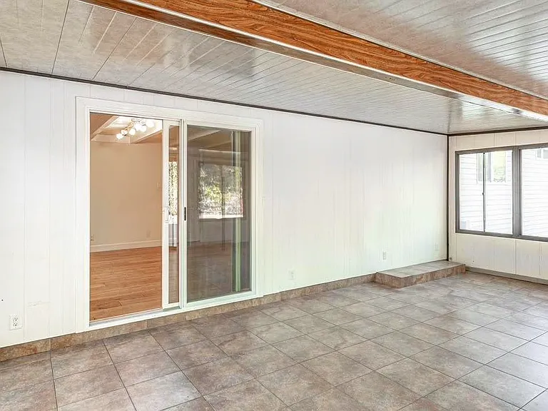 1402 Floyd Ave — Photo 15