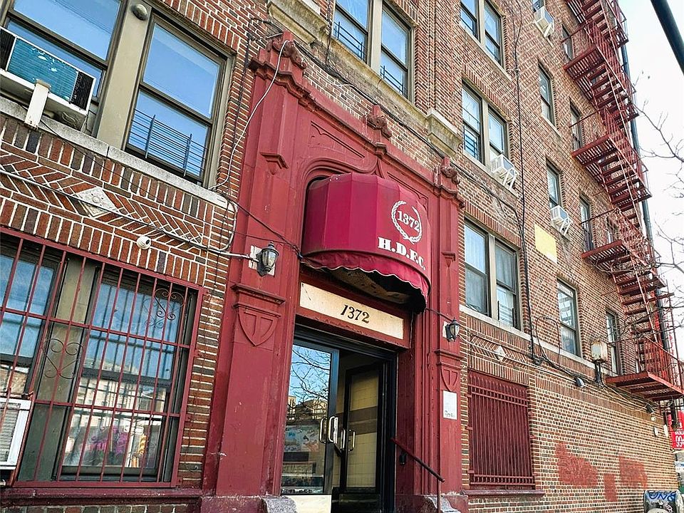 1st image of 1372 Shakespear Avenue #2H