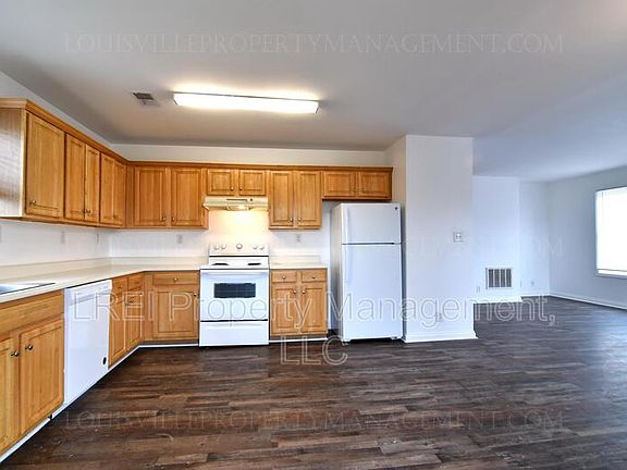 3rd image of 740 Marian Village Dr