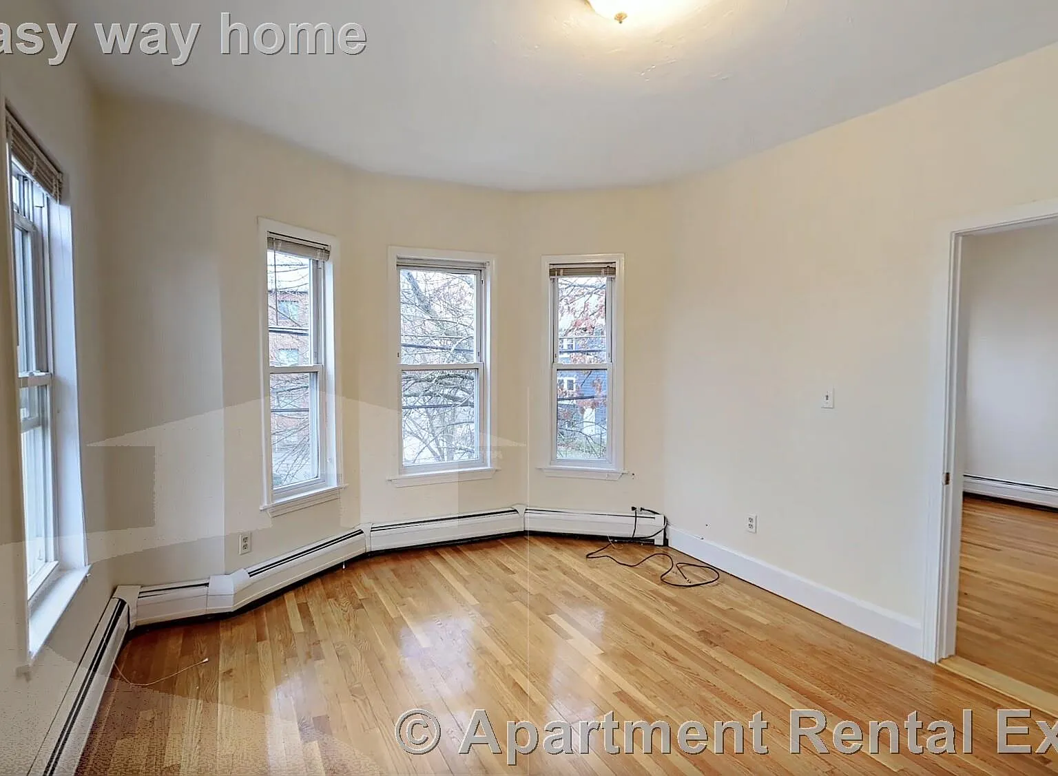 3 bed, 1000 sqft, $3,200 — Photo 2