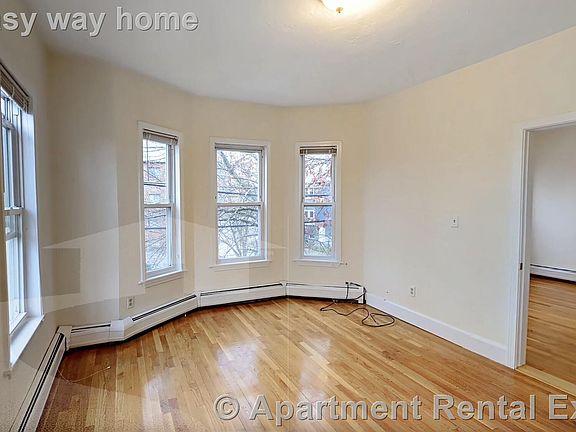 2nd image of 36 Bond St #2R