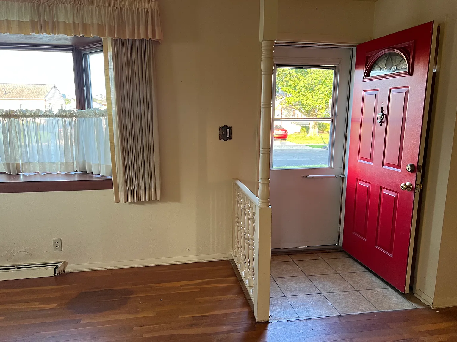 3 bed, 950 sqft, $1,800 — Photo 3