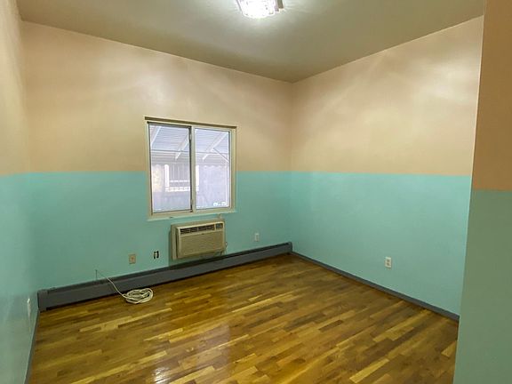 3rd image of 1062 Arnow Ave