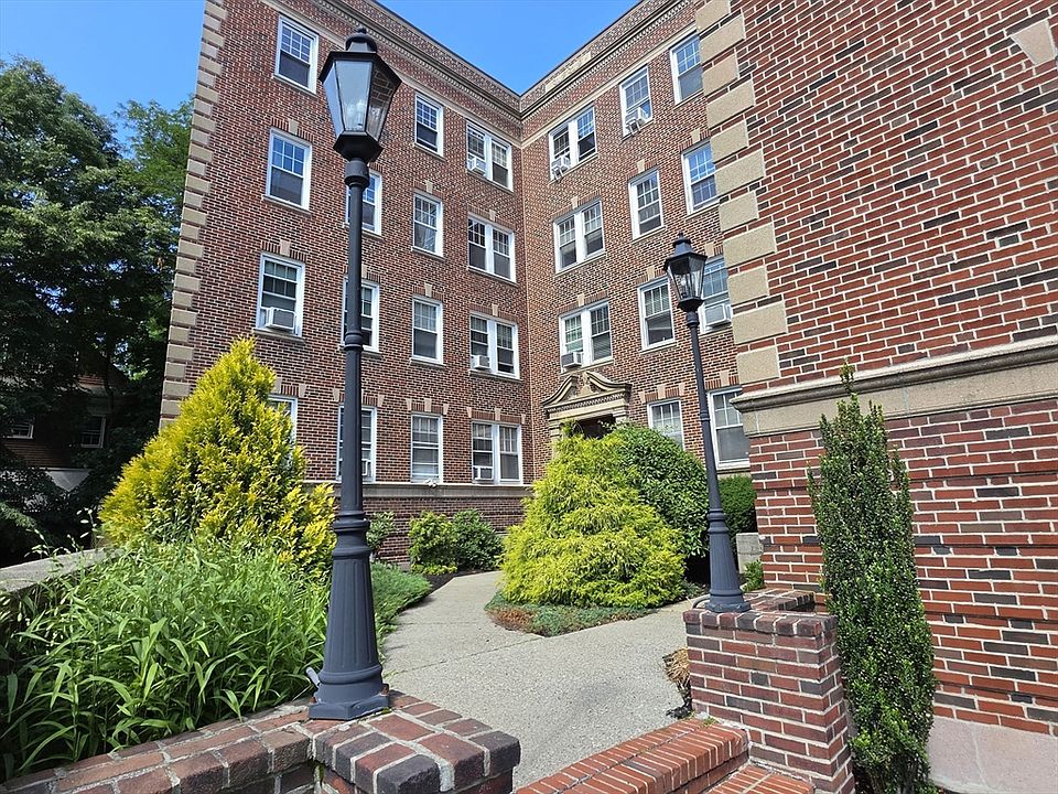 1st image of 22 Concord Ave APT 11