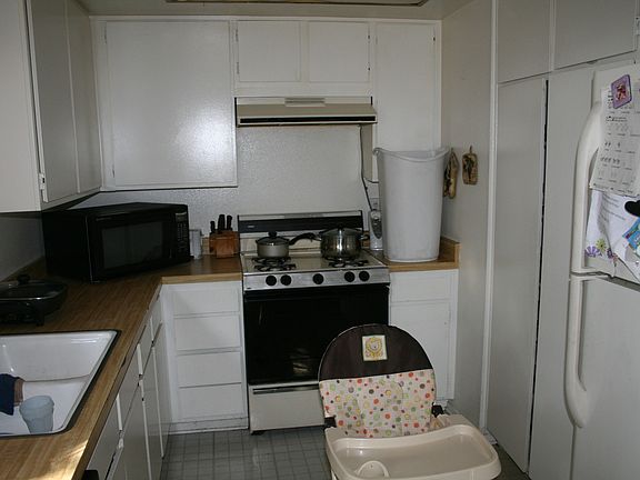 4th image of 2472 Gehrig St APT B