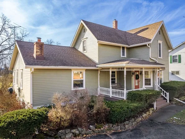 E5891 Lavalle St, Reedsburg, WI 53959