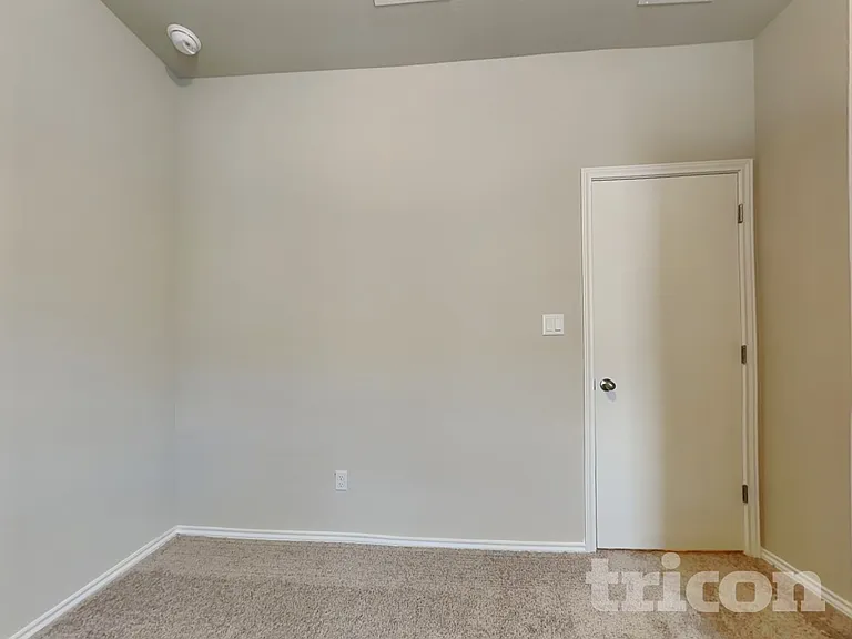 5208 Saddle Club Dr — Photo 11