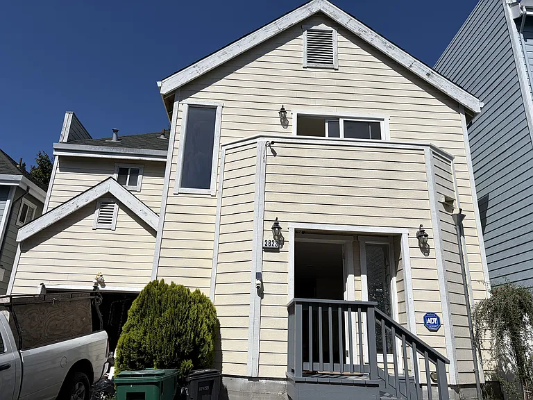 3823 Buell St — Photo 1