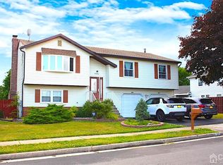 34 Rodak Cir, Edison, NJ 08817