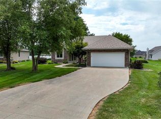 105 Eagles Landing Pkwy, Cameron, MO 64429