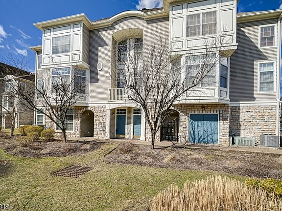 2nd image of 103 Crown Ct