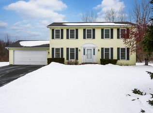 653 Bishops Ln, Webster, NY 14580