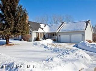 2205 Parkwood Hills Dr NE, Rochester, MN 55906