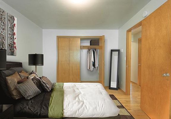 3rd image of 2149 Dexter Ave N #201
